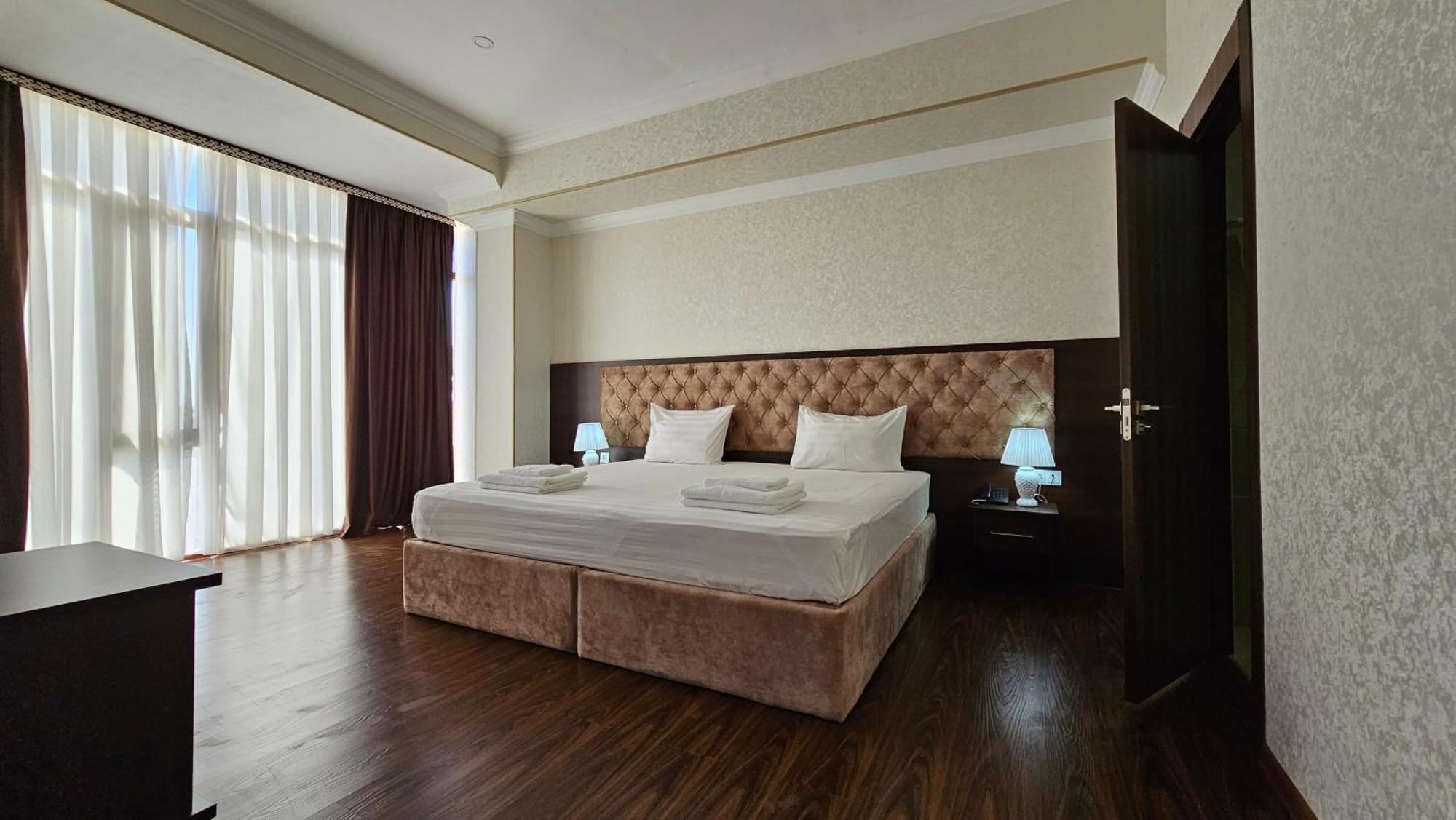 Grand Turon Plaza Hotel Taszkent Zewnętrze zdjęcie